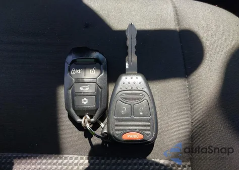 2016 Jeep Compass Sport из США, поврежденный, VIN 1C4NJDBB7GD780624